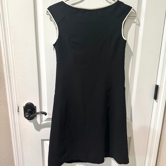Evan Picone Black and White Sleeveless Sheath Dress - Picture 7 of 9